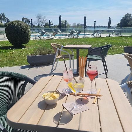 פו-סור-מר Ariane Hotel Fos Sur Mer מראה חיצוני תמונה