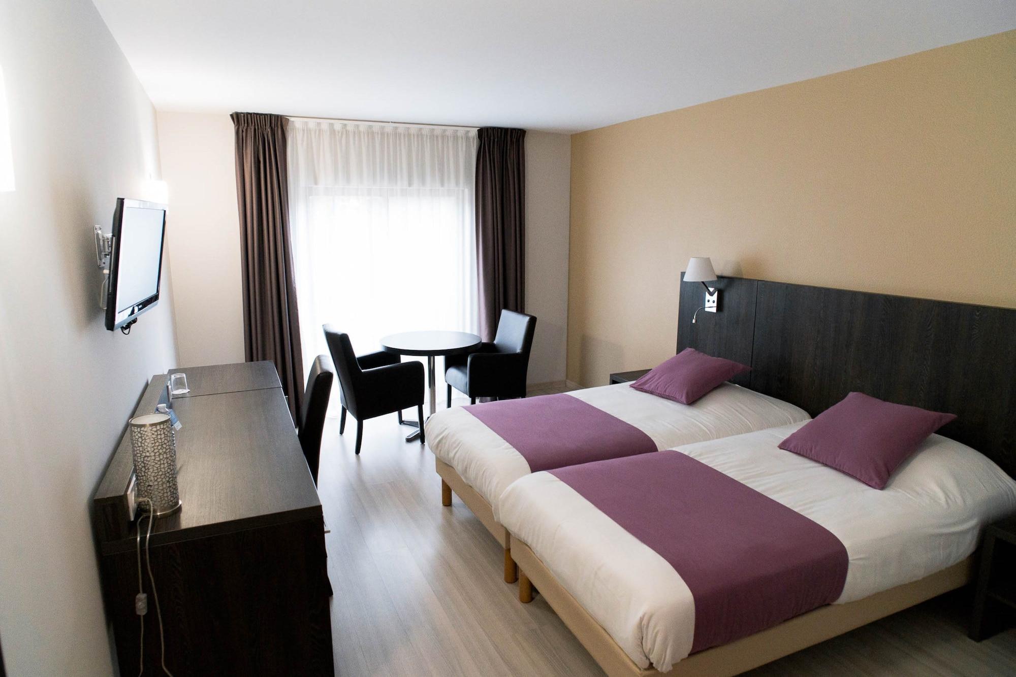 פו-סור-מר Ariane Hotel Fos Sur Mer מראה חיצוני תמונה