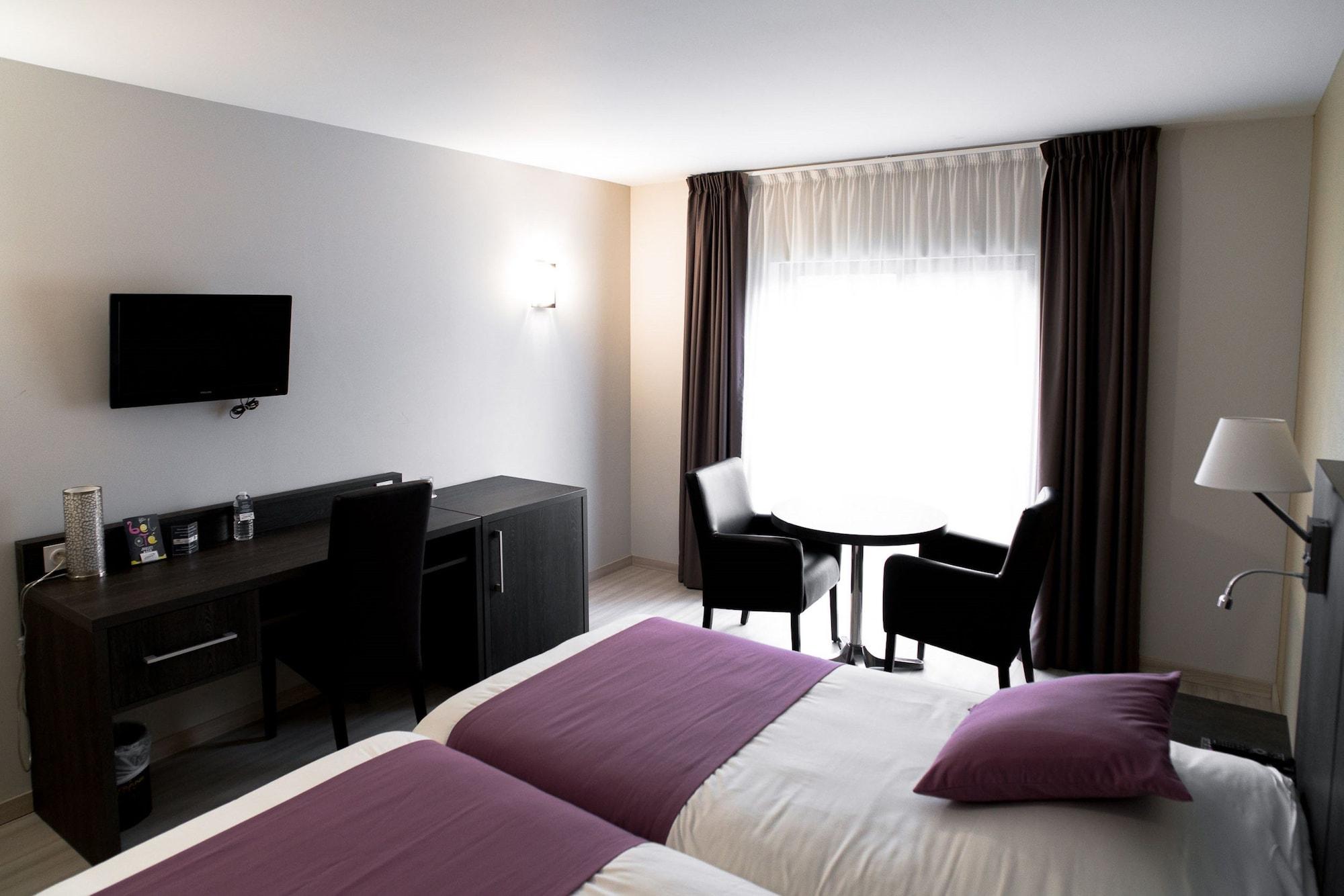 פו-סור-מר Ariane Hotel Fos Sur Mer מראה חיצוני תמונה