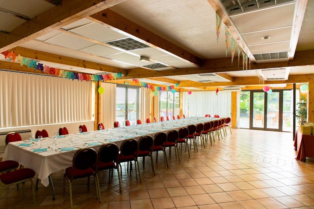 פו-סור-מר Ariane Hotel Fos Sur Mer מראה חיצוני תמונה