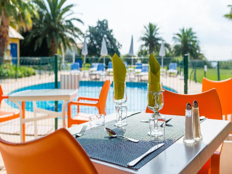 פו-סור-מר Ariane Hotel Fos Sur Mer מראה חיצוני תמונה