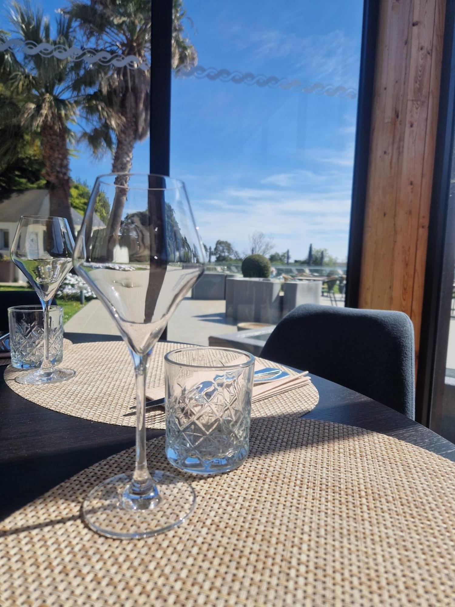 פו-סור-מר Ariane Hotel Fos Sur Mer מראה חיצוני תמונה