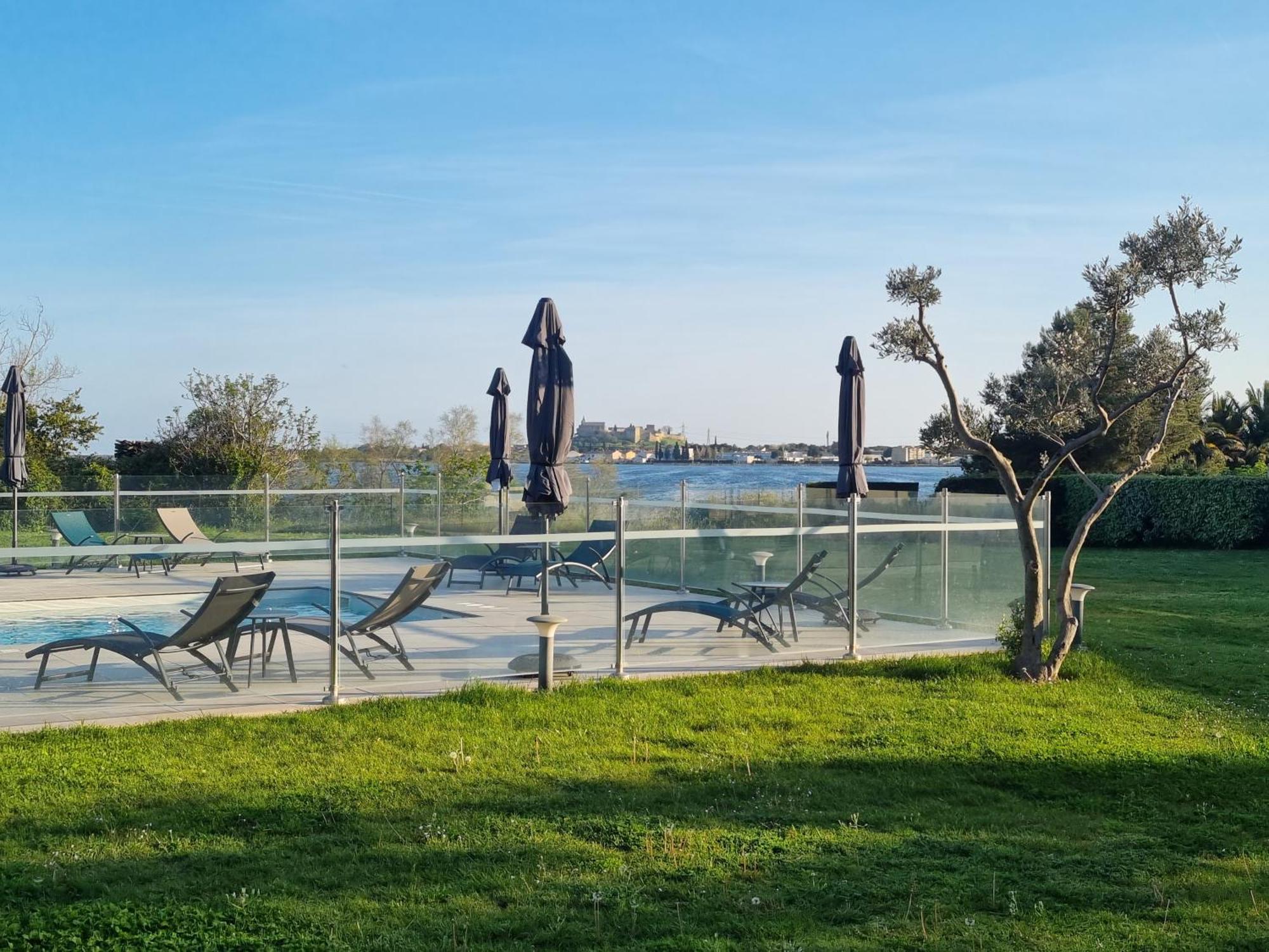 פו-סור-מר Ariane Hotel Fos Sur Mer מראה חיצוני תמונה