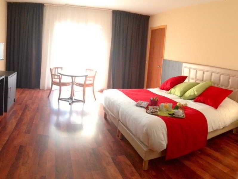 פו-סור-מר Ariane Hotel Fos Sur Mer מראה חיצוני תמונה