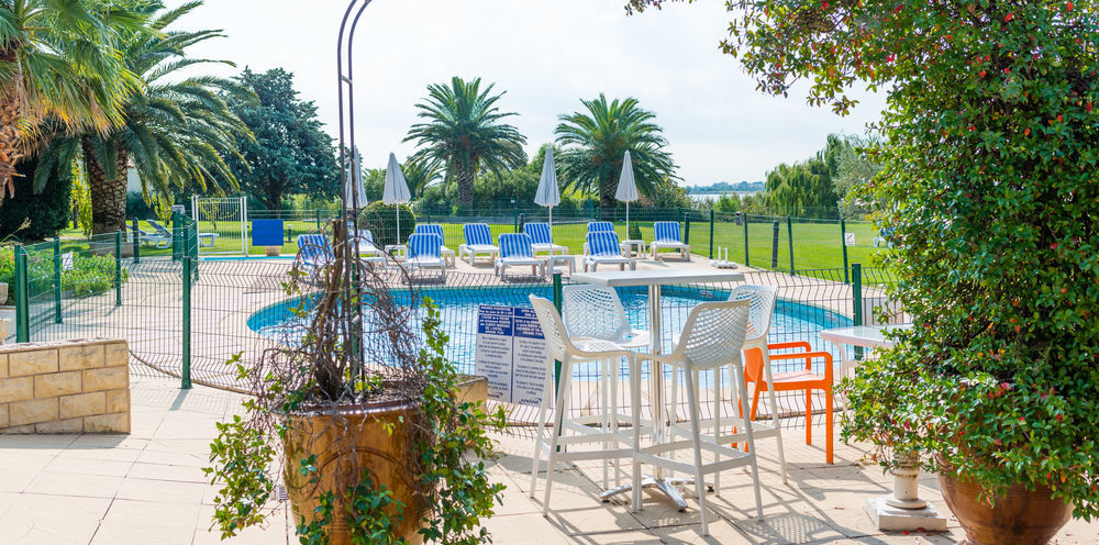 פו-סור-מר Ariane Hotel Fos Sur Mer מראה חיצוני תמונה