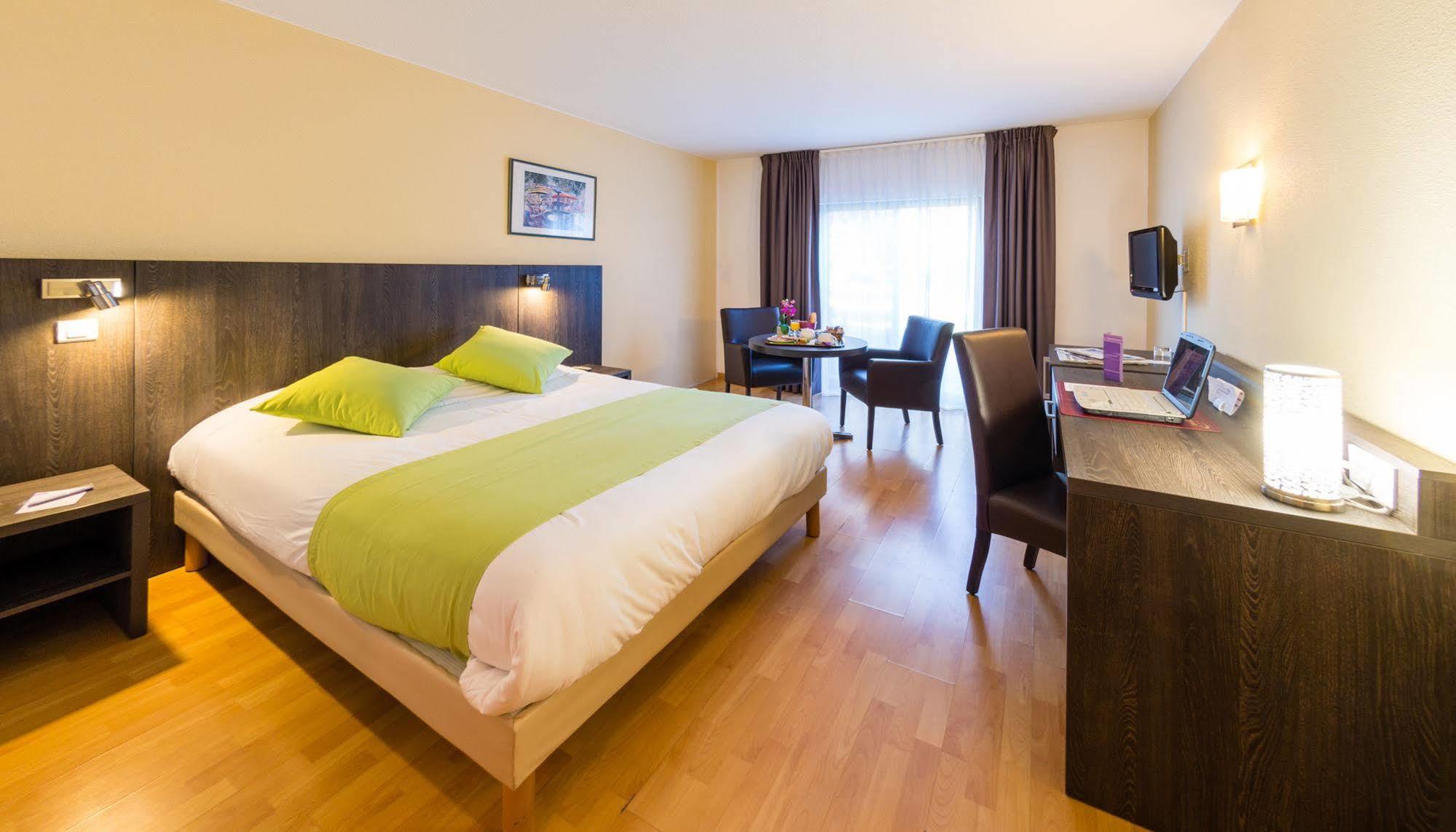 פו-סור-מר Ariane Hotel Fos Sur Mer מראה חיצוני תמונה
