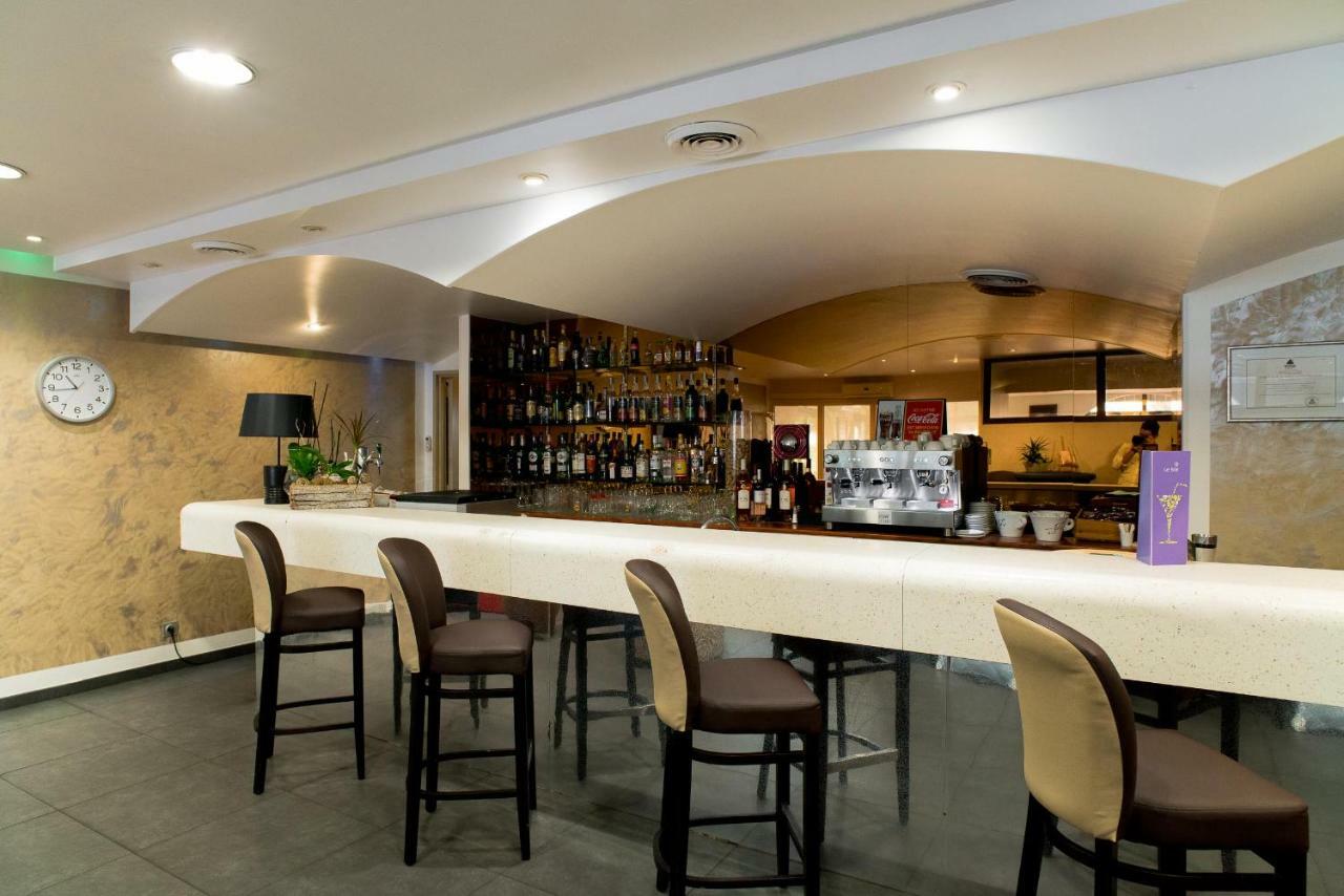 פו-סור-מר Ariane Hotel Fos Sur Mer מראה חיצוני תמונה